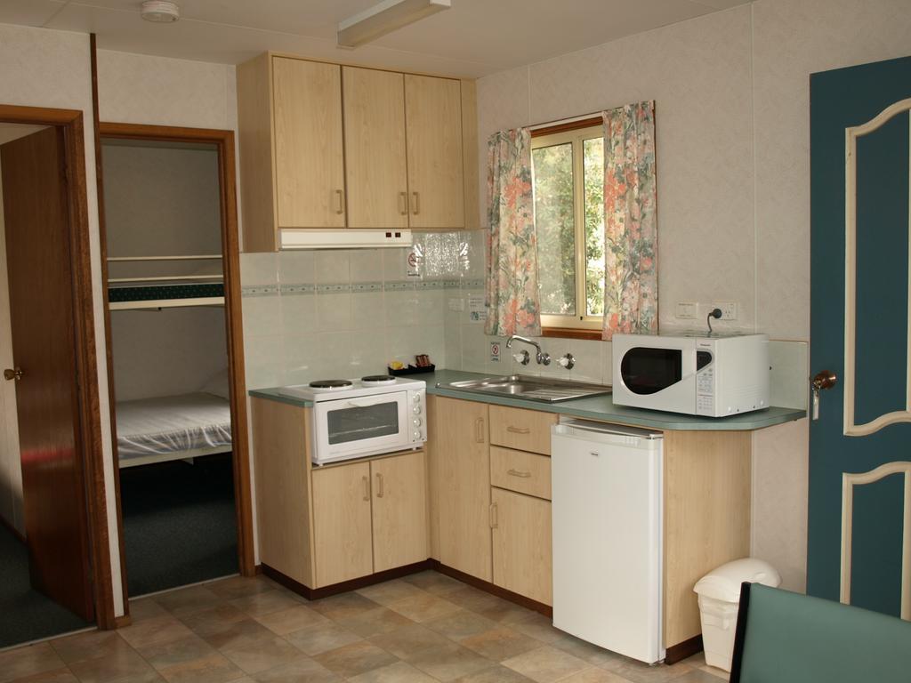 Cowra Holiday Park Δωμάτιο φωτογραφία